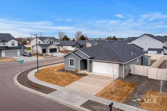 8436 E Copenhaver St, Nampa, ID 83687
