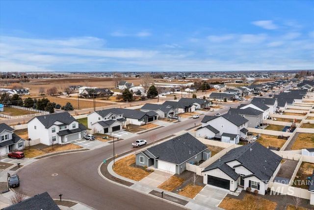 8436 E Copenhaver St, Nampa, ID 83687