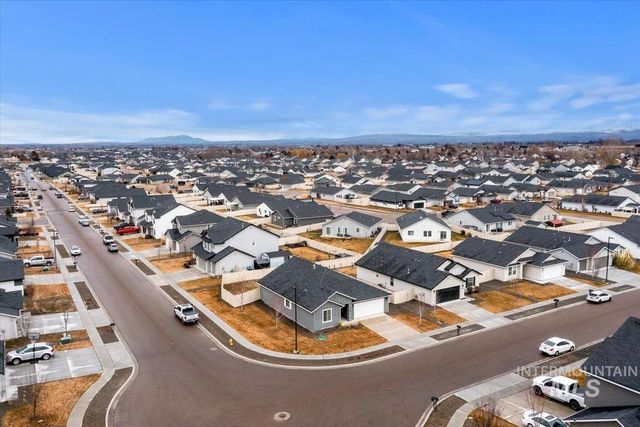 8436 E Copenhaver St, Nampa, ID 83687