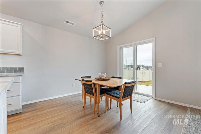 8436 E Copenhaver St, Nampa, ID 83687