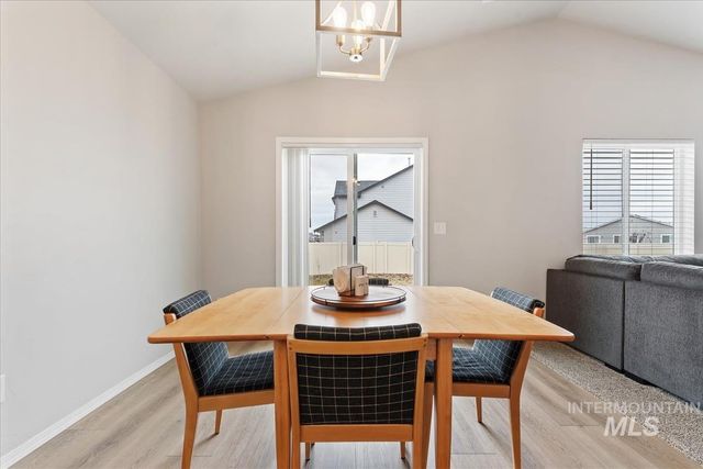 8436 E Copenhaver St, Nampa, ID 83687