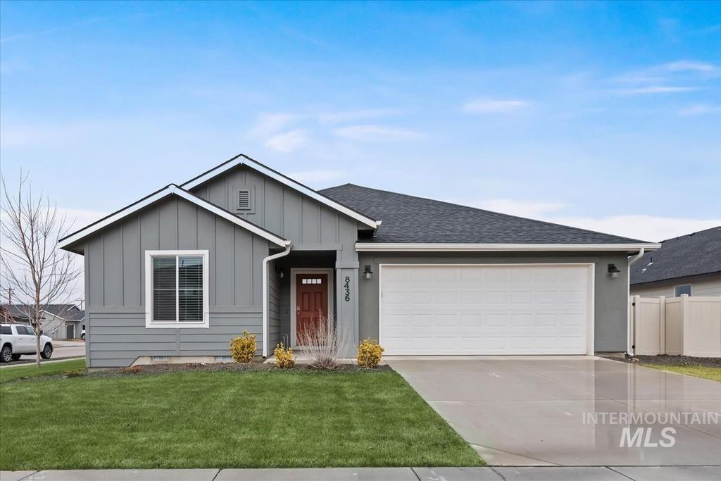 8436 E Copenhaver St, Nampa, ID 83687