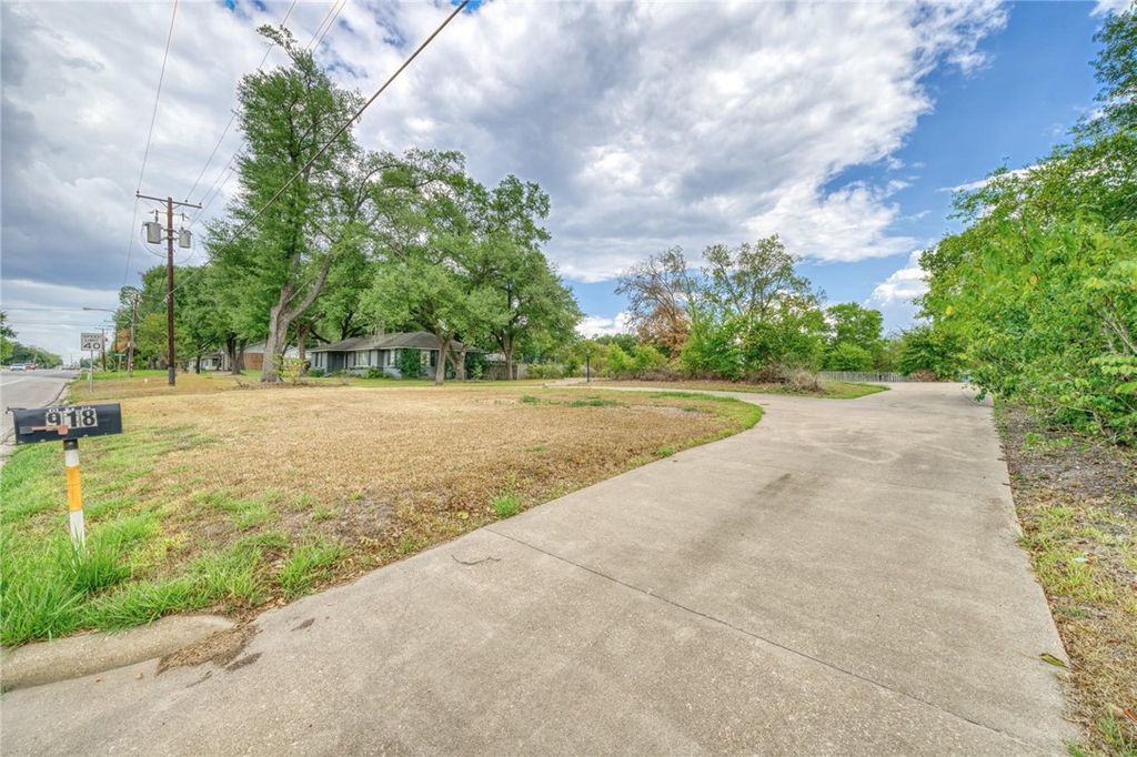 918 East Main Street, Madisonville, TX 77864 — exterior