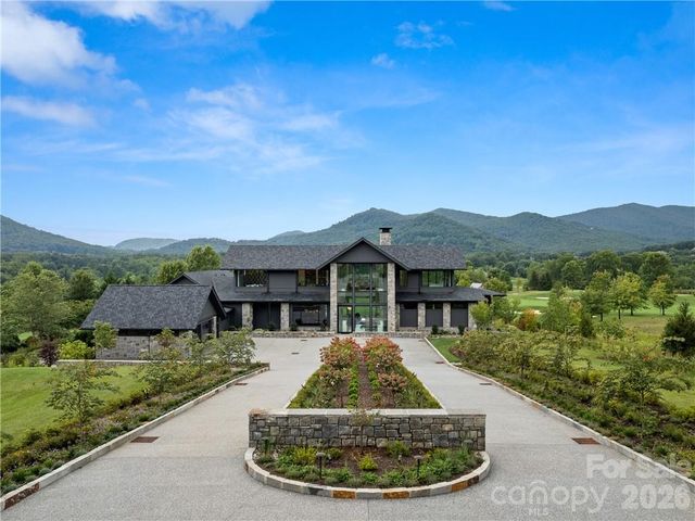 214 Folkestone Lane, Arden, NC 28704