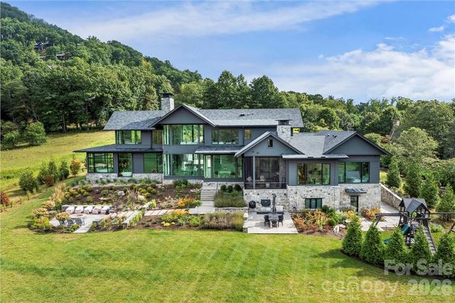 214 Folkestone Lane, Arden, NC 28704