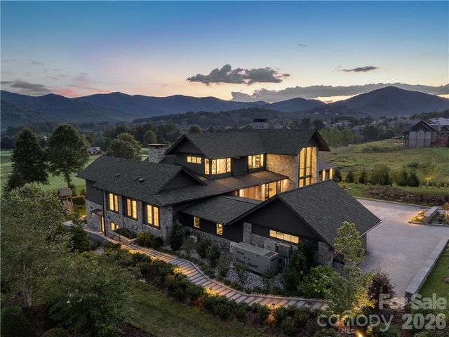 214 Folkestone Lane, Arden, NC 28704