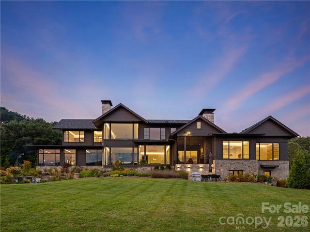 214 Folkestone Lane, Arden, NC 28704