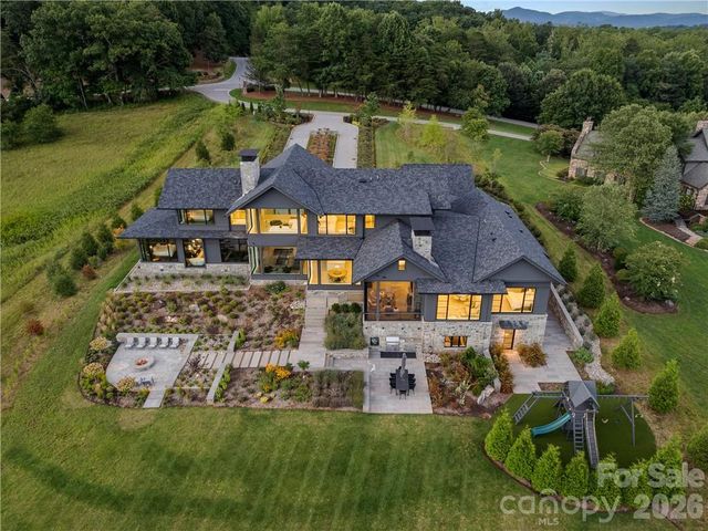214 Folkestone Lane, Arden, NC 28704