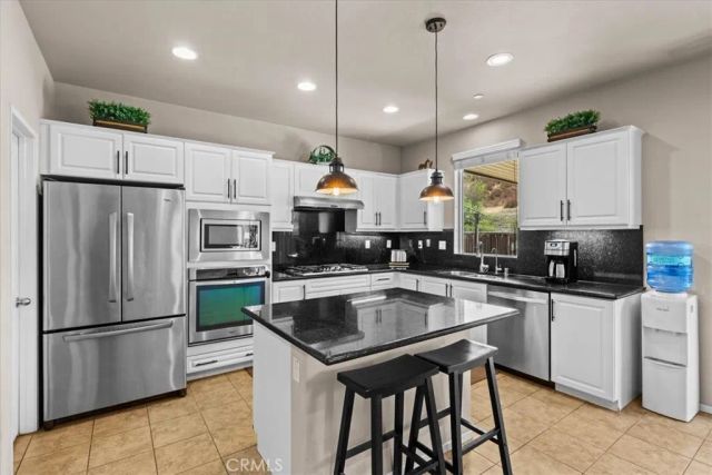 30865 Oak Knoll Drive, Menifee, CA 92584