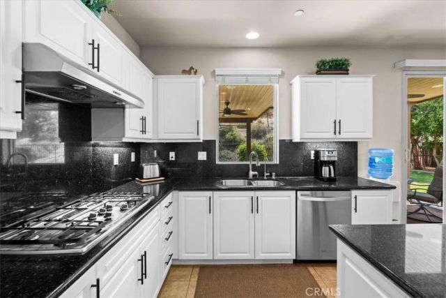 30865 Oak Knoll Drive, Menifee, CA 92584