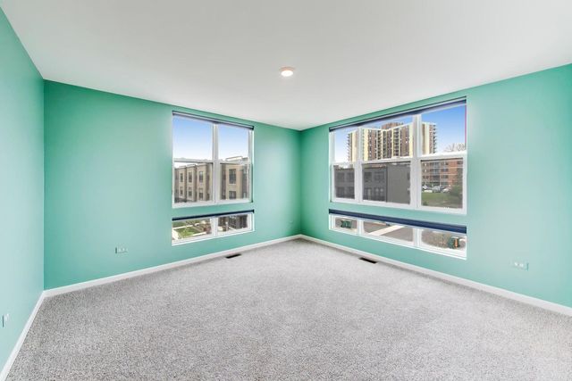 331 Summit Circle, Lombard, IL 60148