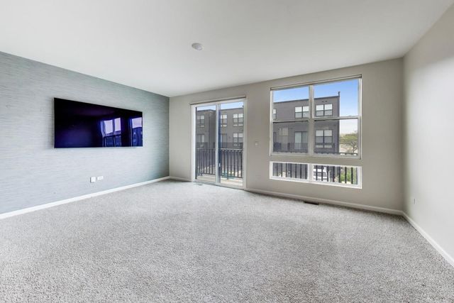 331 Summit Circle, Lombard, IL 60148