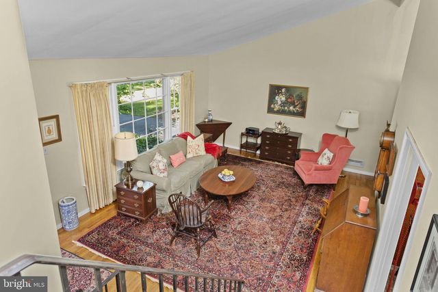 5 ZIFF LN, Princeton Junction, NJ 08550