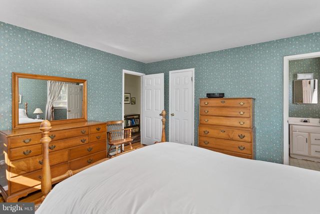5 ZIFF LN, Princeton Junction, NJ 08550