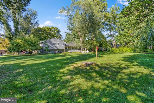 5 ZIFF LN, Princeton Junction, NJ 08550