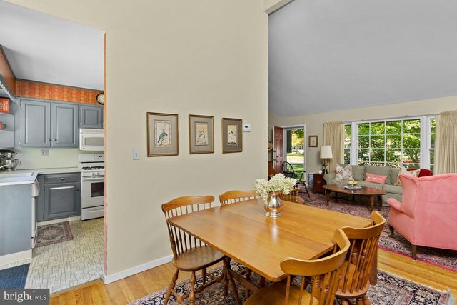 5 ZIFF LN, Princeton Junction, NJ 08550