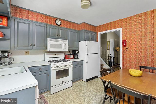 5 ZIFF LN, Princeton Junction, NJ 08550