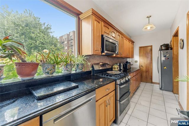 17 77th, North Bergen, NJ 07047