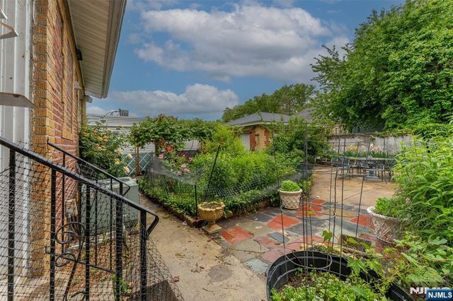 17 77th, North Bergen, NJ 07047