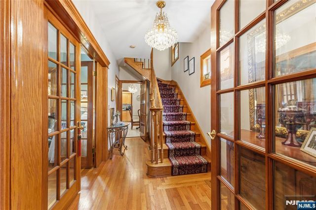 17 77th, North Bergen, NJ 07047
