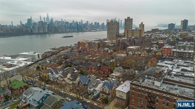 17 77th, North Bergen, NJ 07047