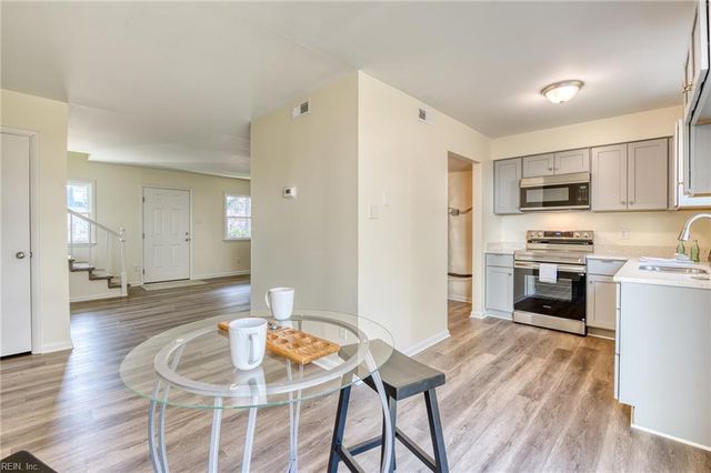 833 Hampton AVE, Newport News, VA 23607