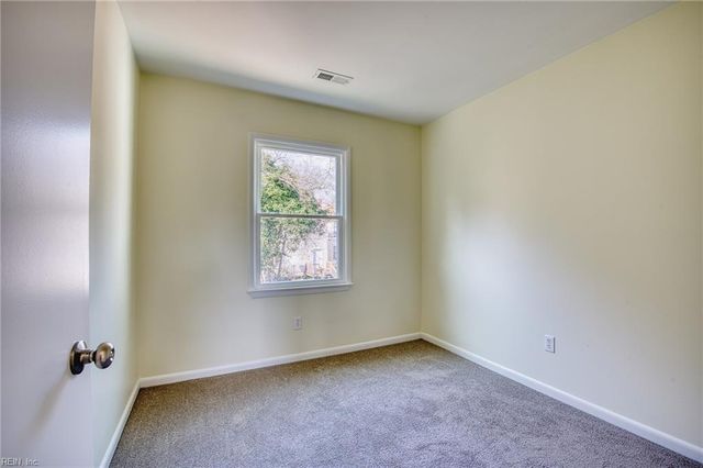 833 Hampton AVE, Newport News, VA 23607