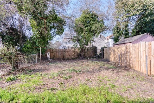 833 Hampton AVE, Newport News, VA 23607