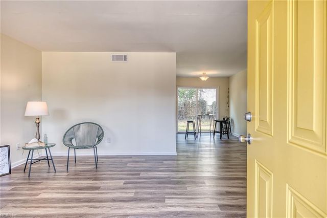 833 Hampton AVE, Newport News, VA 23607