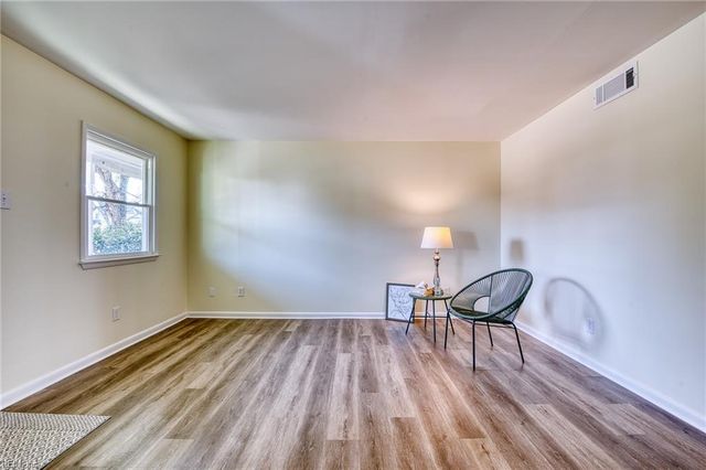 833 Hampton AVE, Newport News, VA 23607