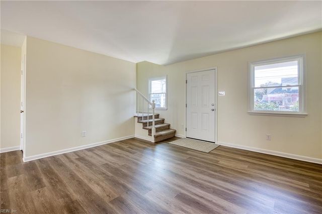 833 Hampton AVE, Newport News, VA 23607