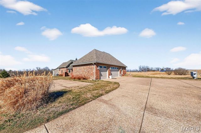 2662 N Hwy 79, Elsberry, MO 63343