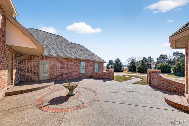 2662 N Hwy 79, Elsberry, MO 63343