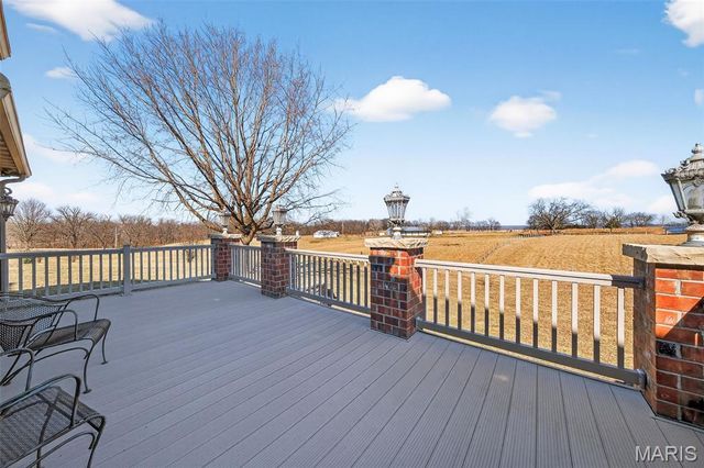 2662 N Hwy 79, Elsberry, MO 63343