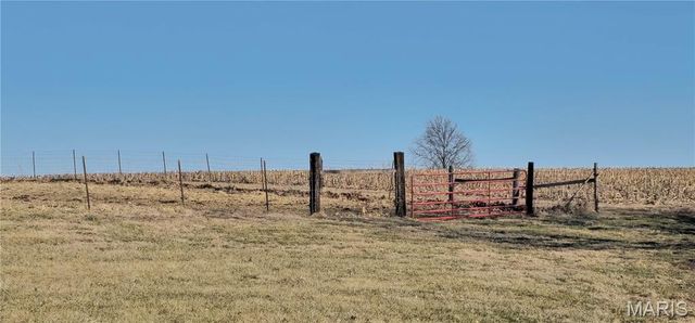 2662 N Hwy 79, Elsberry, MO 63343