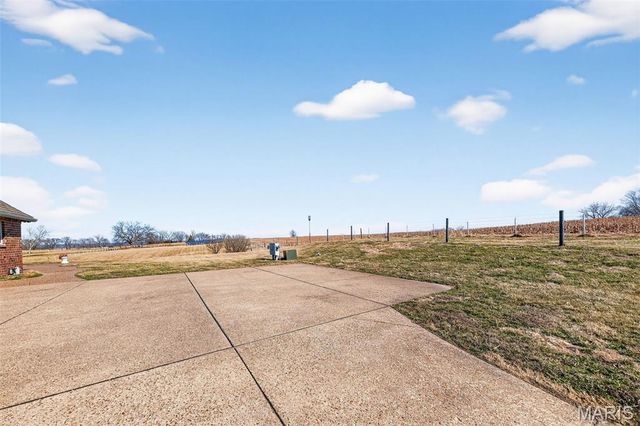 2662 N Hwy 79, Elsberry, MO 63343