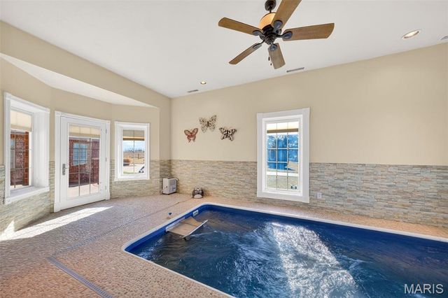 2662 N Hwy 79, Elsberry, MO 63343