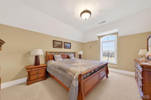 2662 N Hwy 79, Elsberry, MO 63343