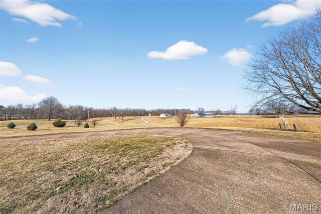 2662 N Hwy 79, Elsberry, MO 63343