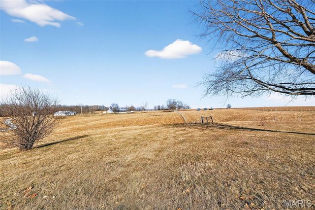 2662 N Hwy 79, Elsberry, MO 63343