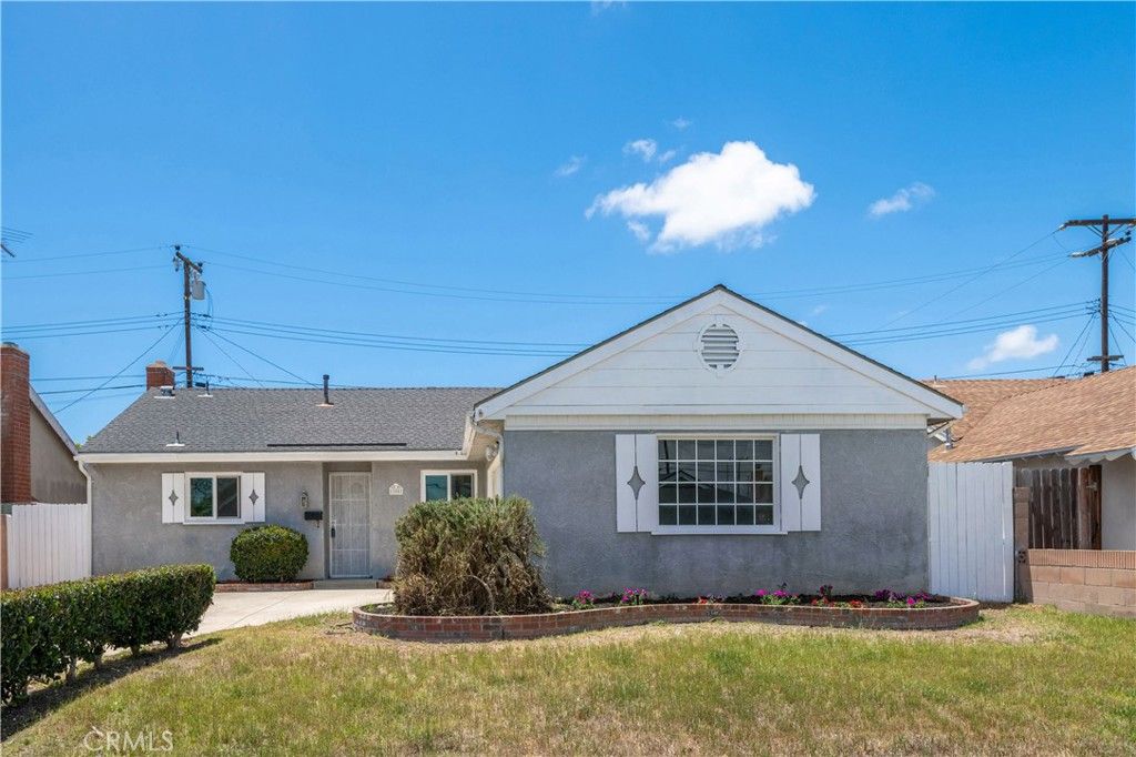 Image 1 of property listing at 17081 Kampen, Huntington Beach, CA 92647