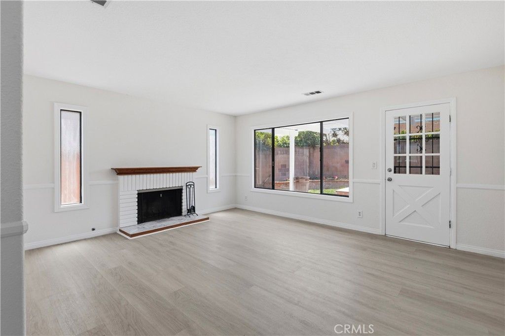 Image 5 of property listing at 17081 Kampen Lane, Huntington Beach, CA 92647