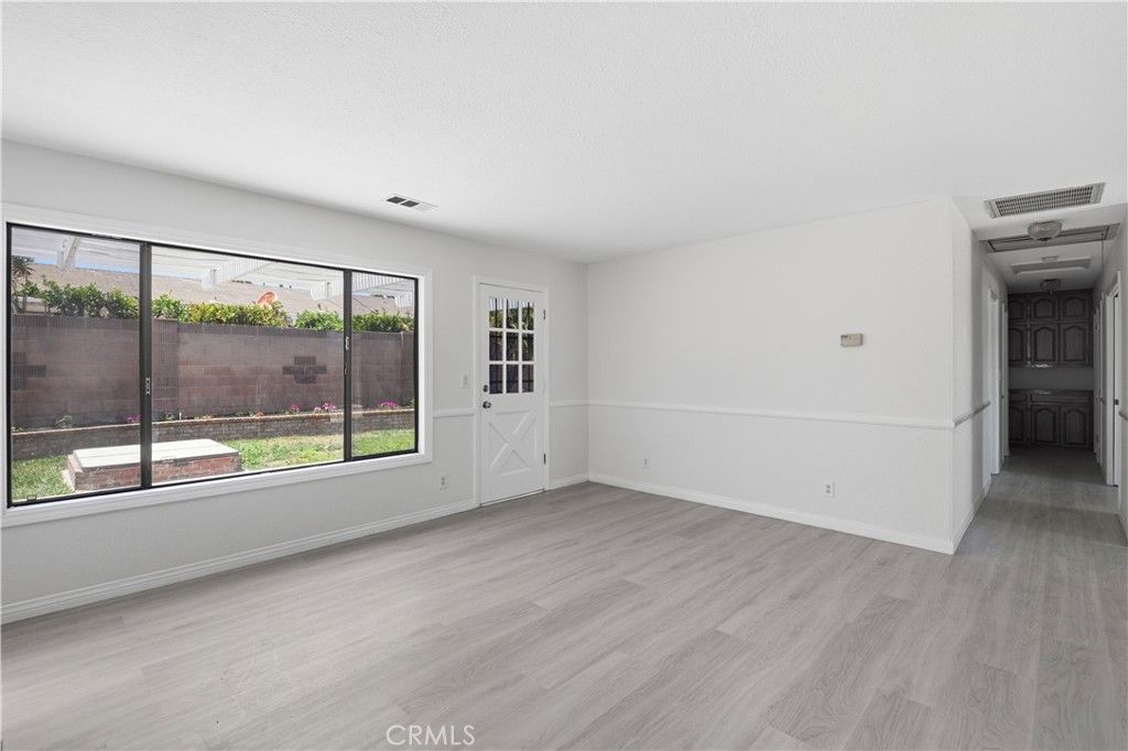Image 6 of property listing at 17081 Kampen Lane, Huntington Beach, CA 92647