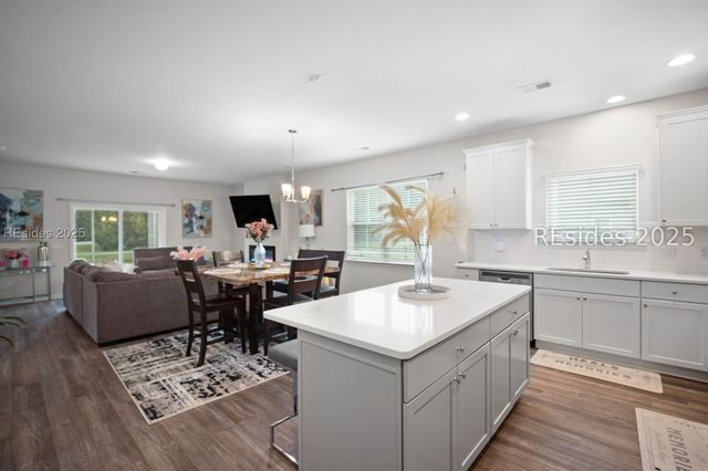 5 Woodland Ct, Bluffton, SC 29910