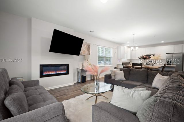 5 Woodland Ct, Bluffton, SC 29910