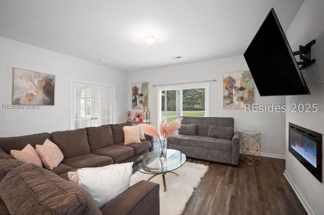 5 Woodland Ct, Bluffton, SC 29910