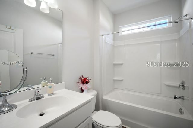 5 Woodland Ct, Bluffton, SC 29910