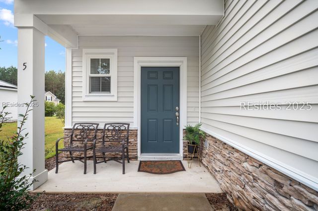 5 Woodland Ct, Bluffton, SC 29910