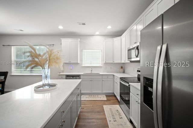 5 Woodland Ct, Bluffton, SC 29910