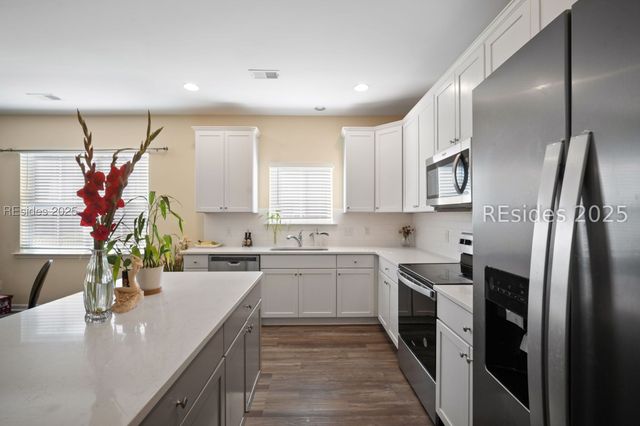 5 Woodland Ct, Bluffton, SC 29910